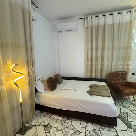 Luxury With Balcony Bed & Breakfast *